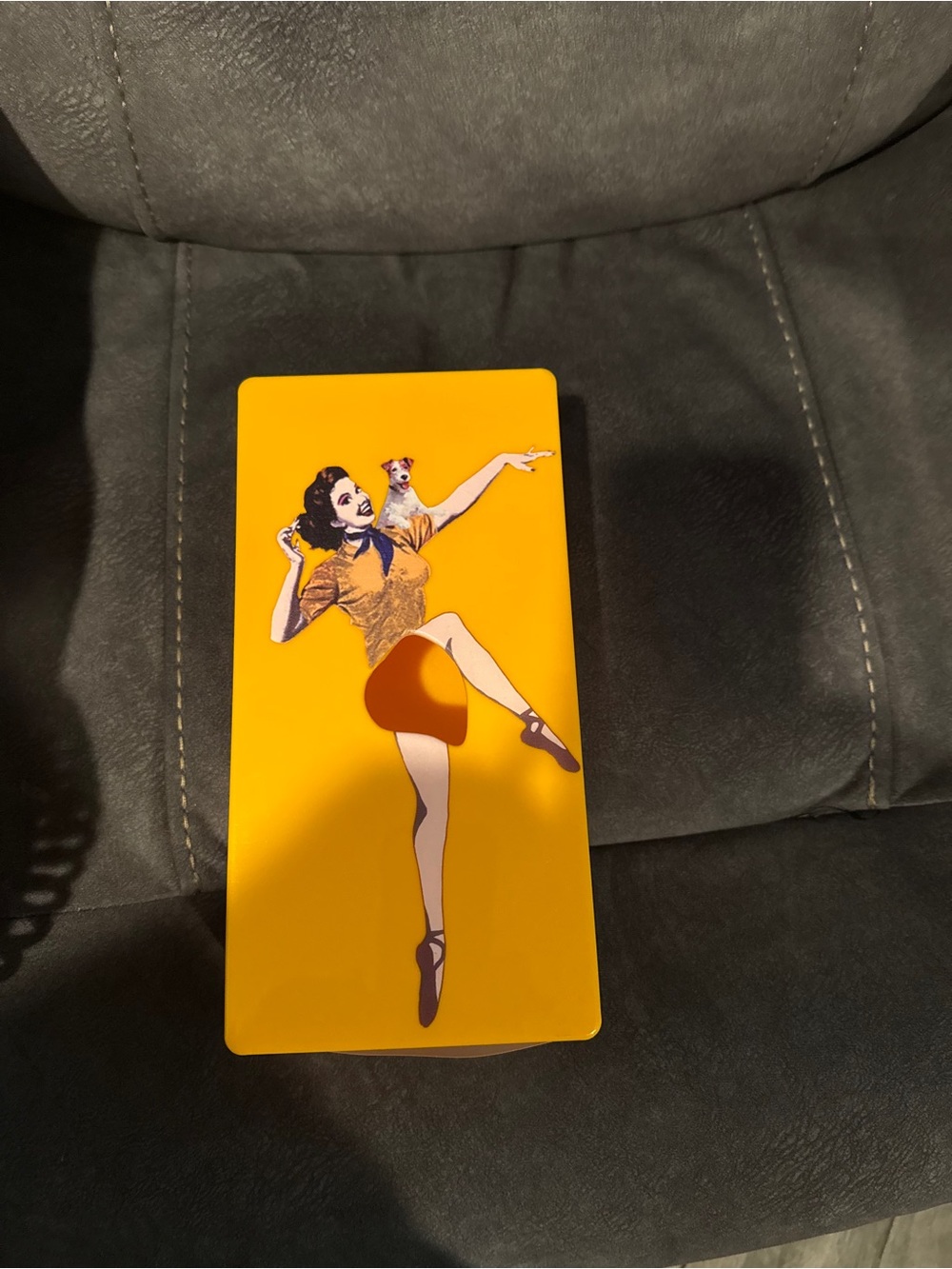 Flying skirt yellow tissue box